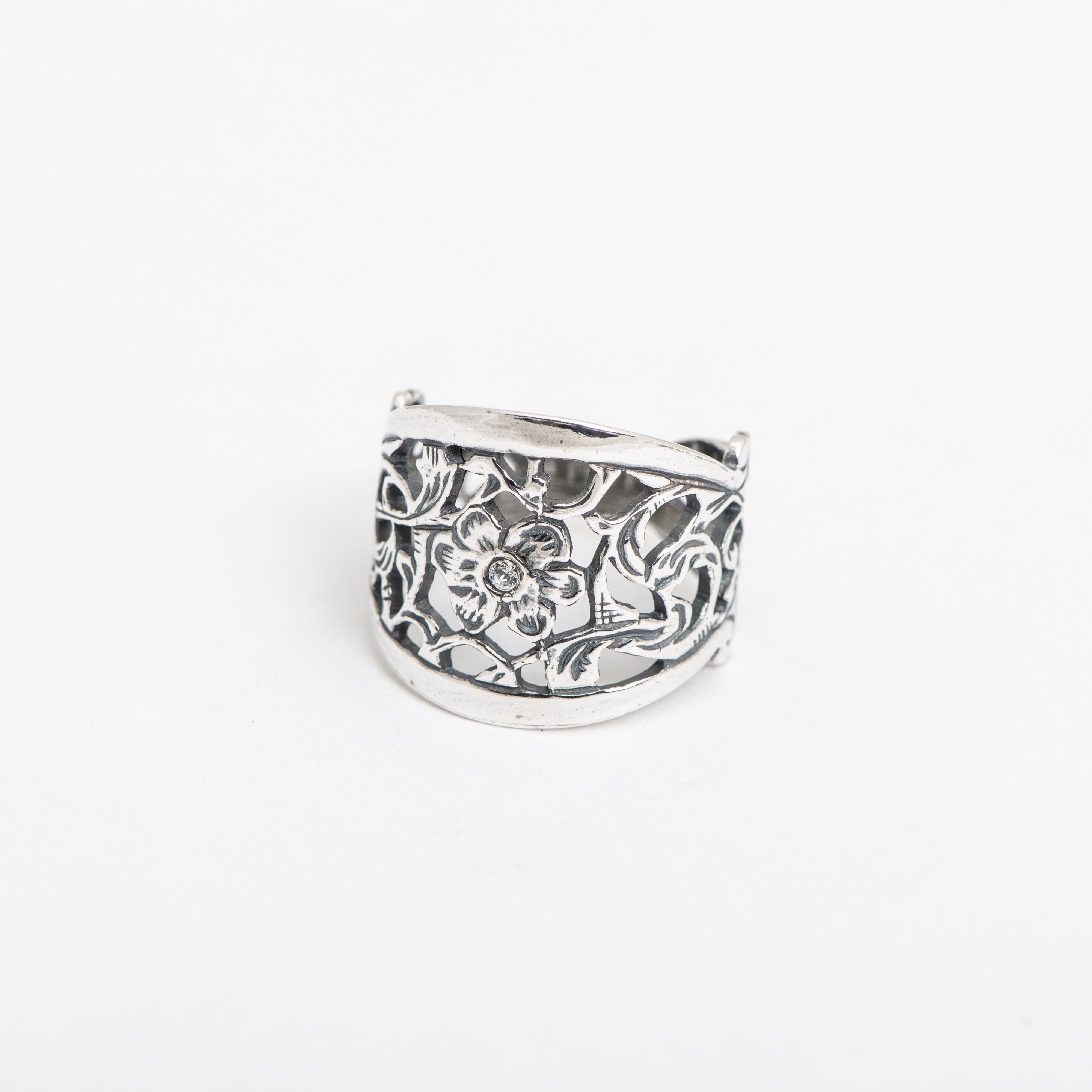 Ring Wealth of Flowers