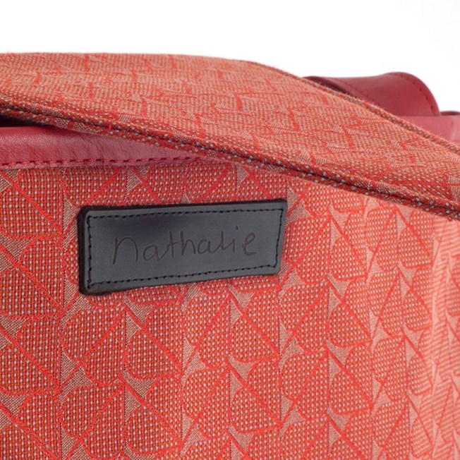 Detail label handbag Design Nathalie Red Hearts
