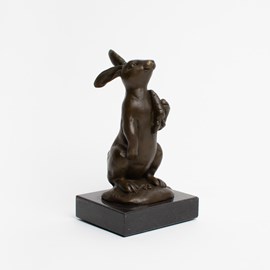 Bronze sculpture Knabbelaar
