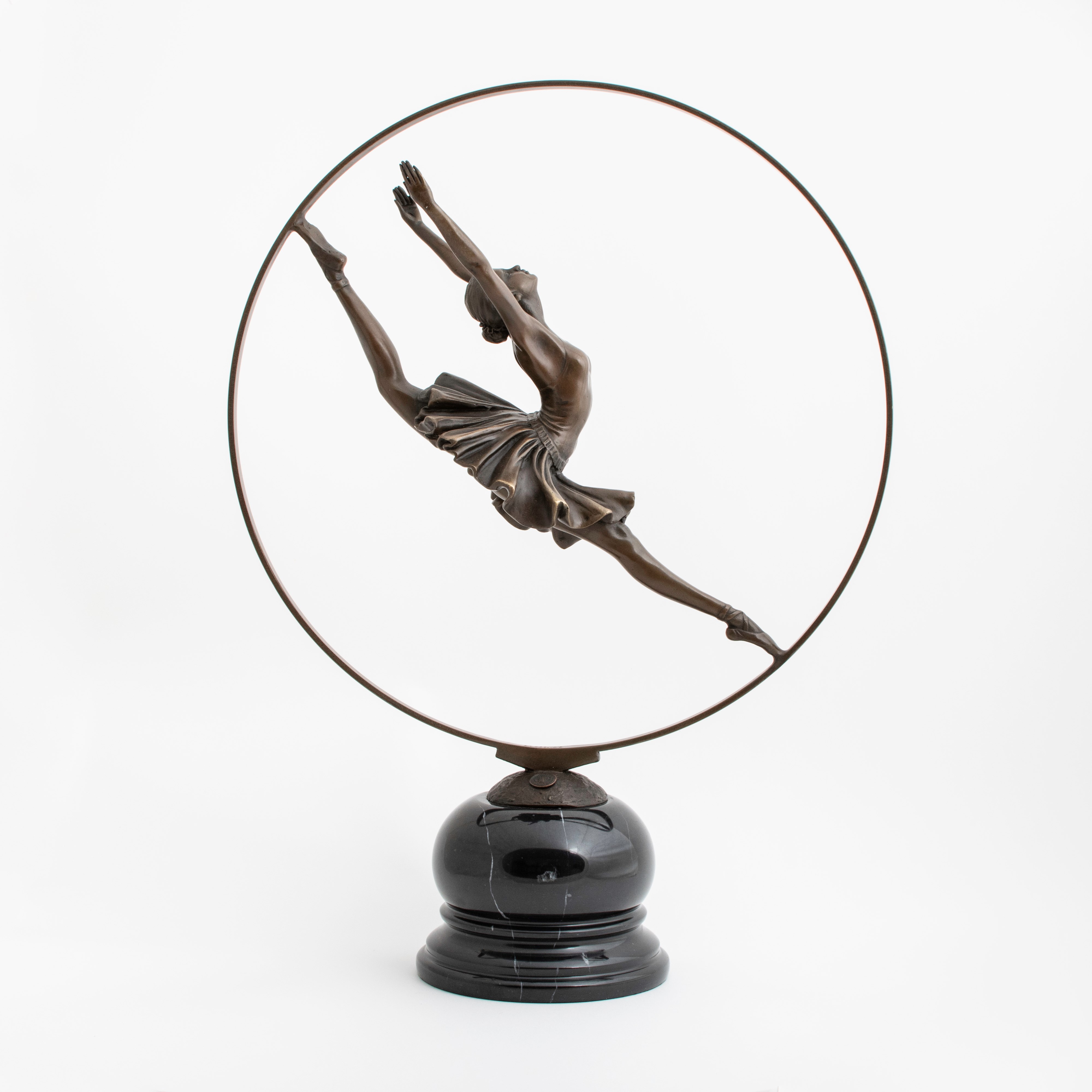 Sculpture Graceful Ballerina
