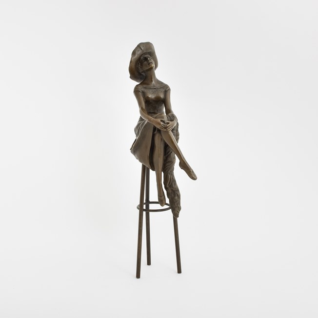 Sculpture Seated Lady