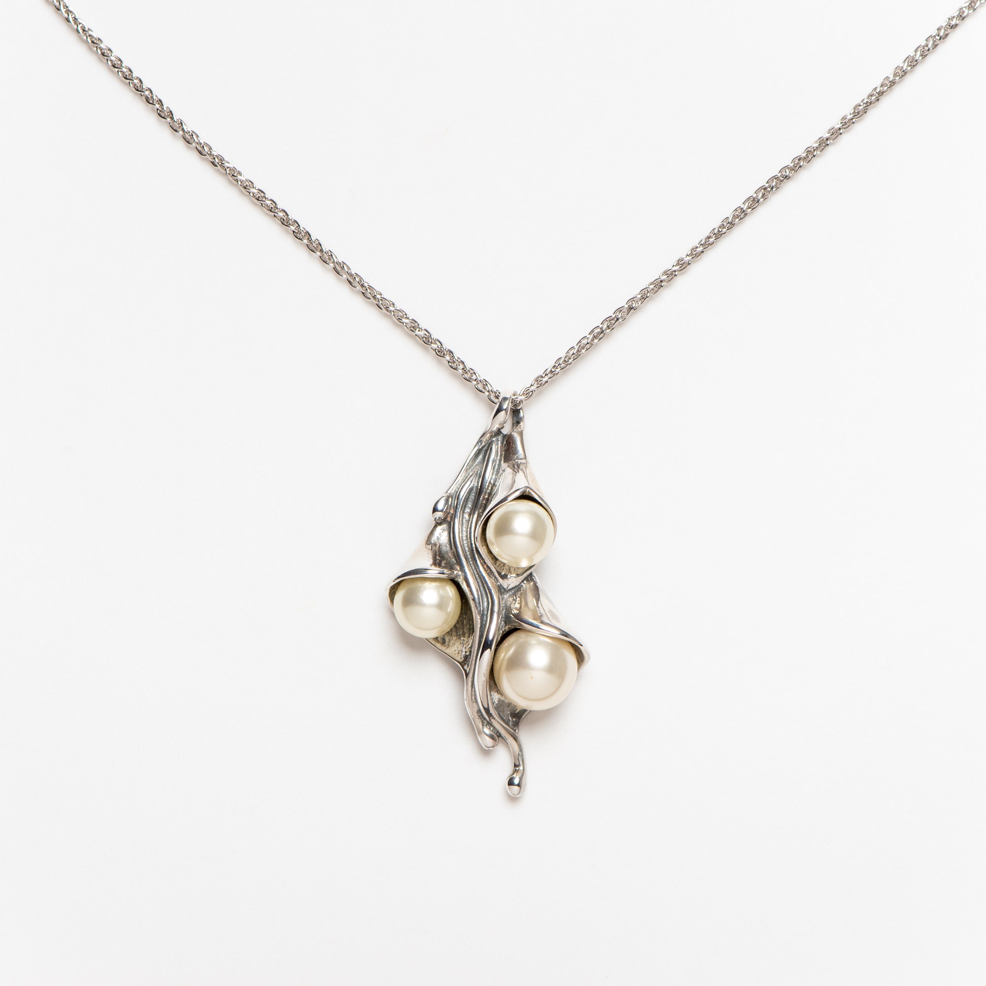 Calla Calyces Necklace