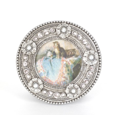 Round Photo Frame With Pearls and Small Strass Stones
