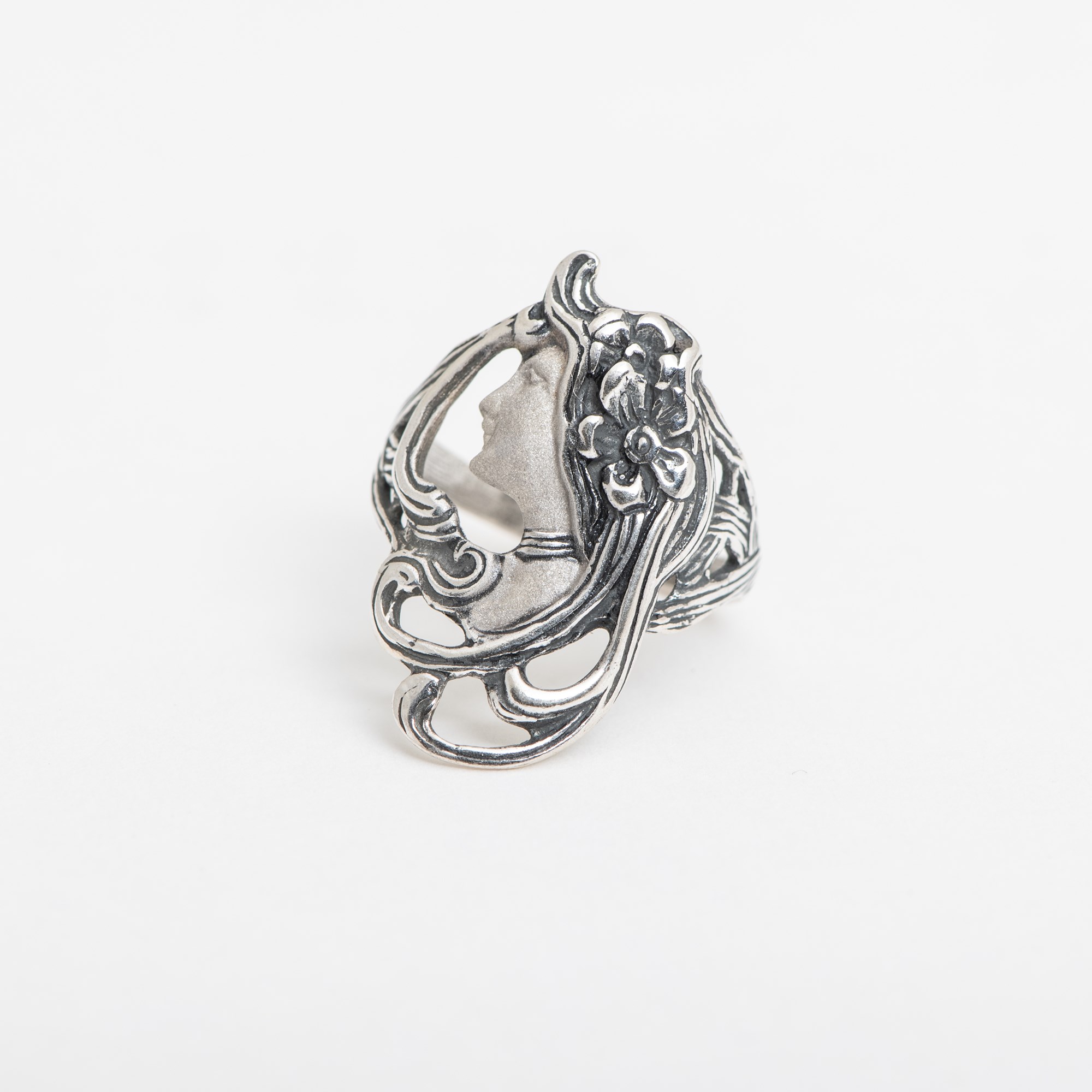 Ring Lady with Flower