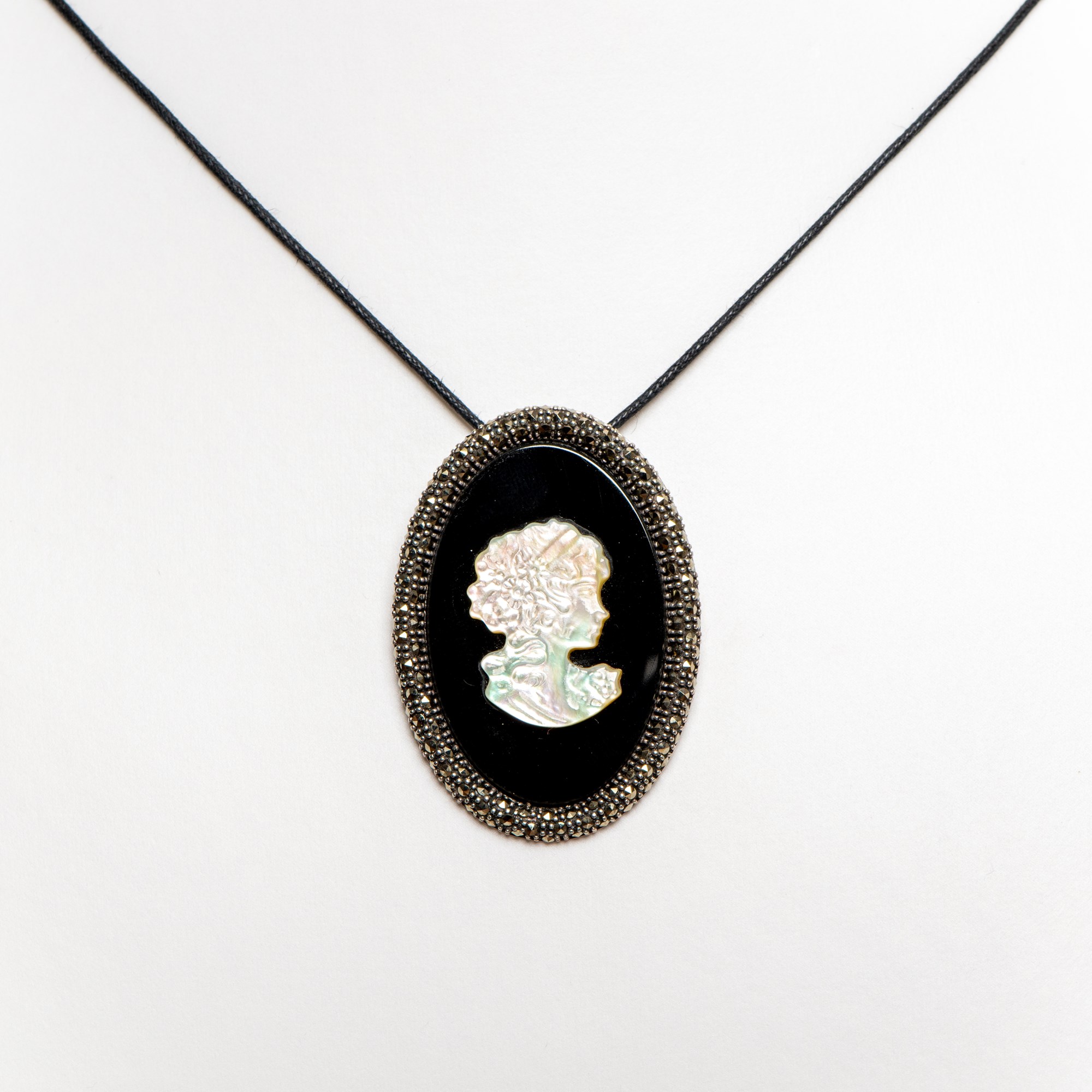 Pendant Cameo