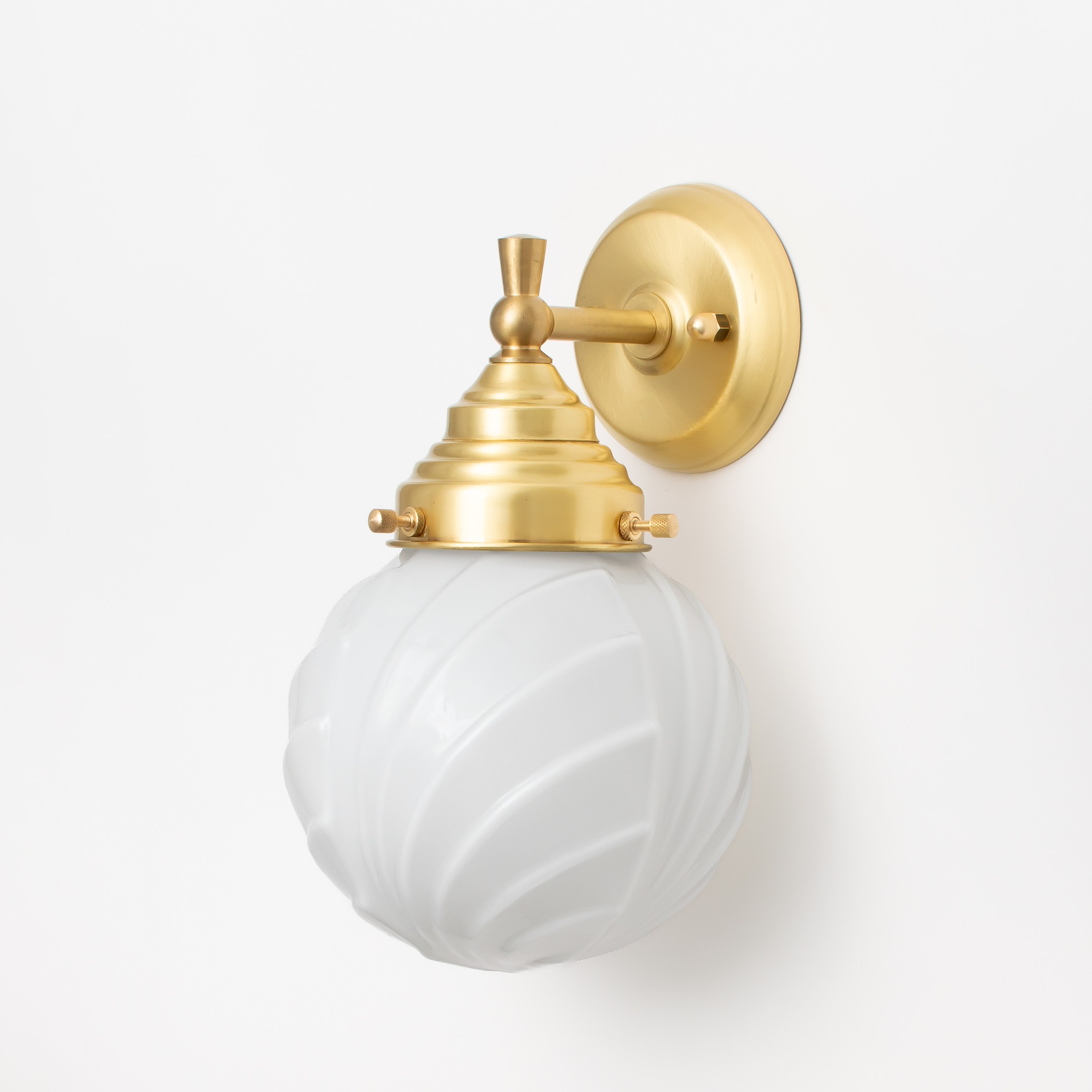 Wall Lamp Swingbulb Royal Brass